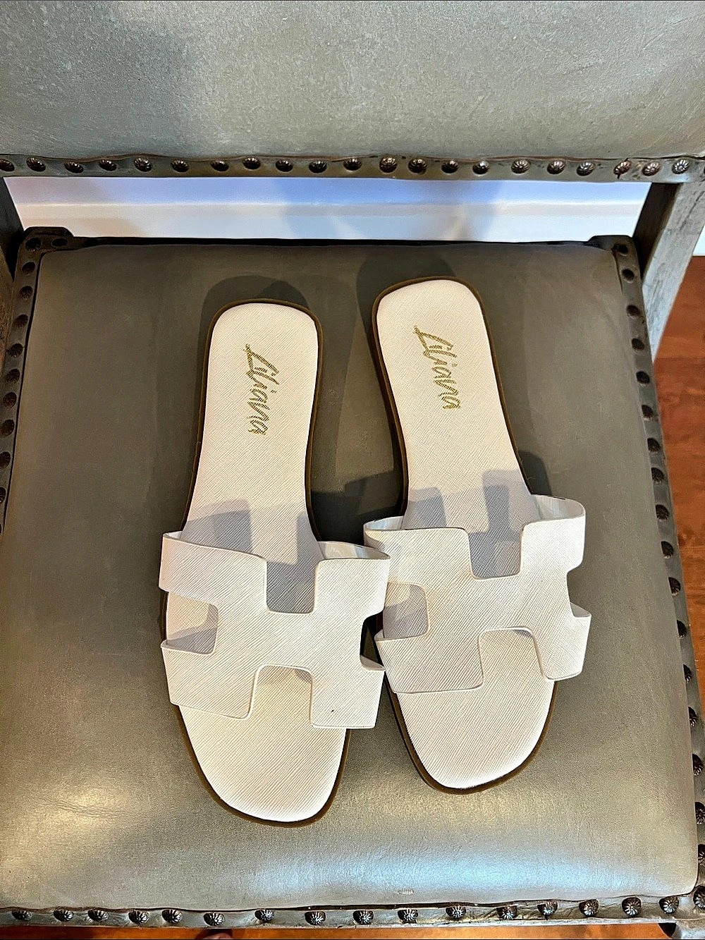 Liliana Slide Sandals in White Like New